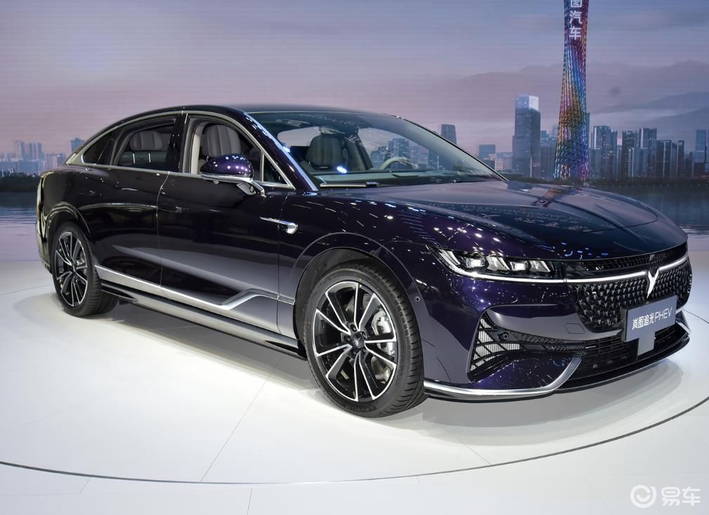 比亚迪汉DM-i对比岚图追光PHEV 价格相近你怎么选？