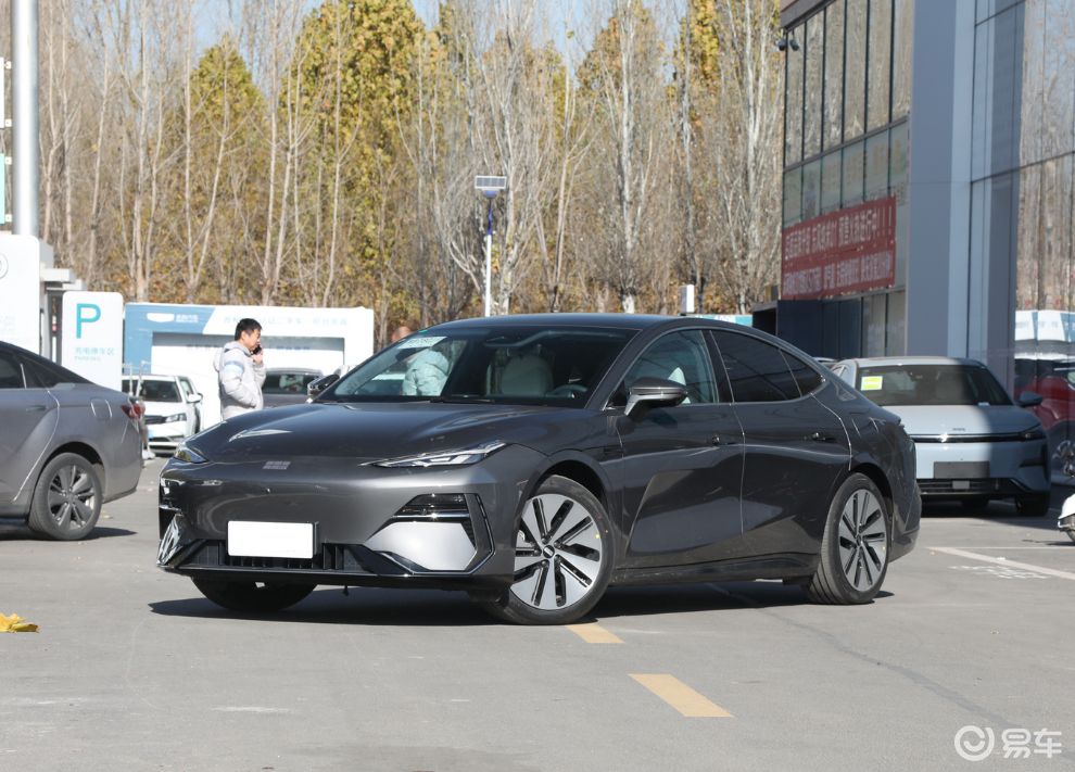 吉利卷起来了，新车5米多长，800V快充，续航665km