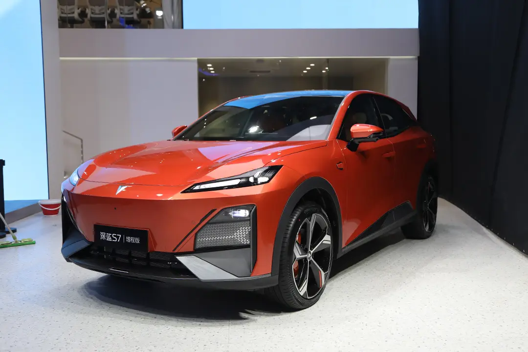 预算15万，可以看这款SUV，轴距2900mm，增程式238马力+后置后驱