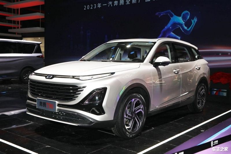 奔腾T90 全部在售 2024款 2023款,2024年7月份奔腾T90销量324台, 同比增长1.89%