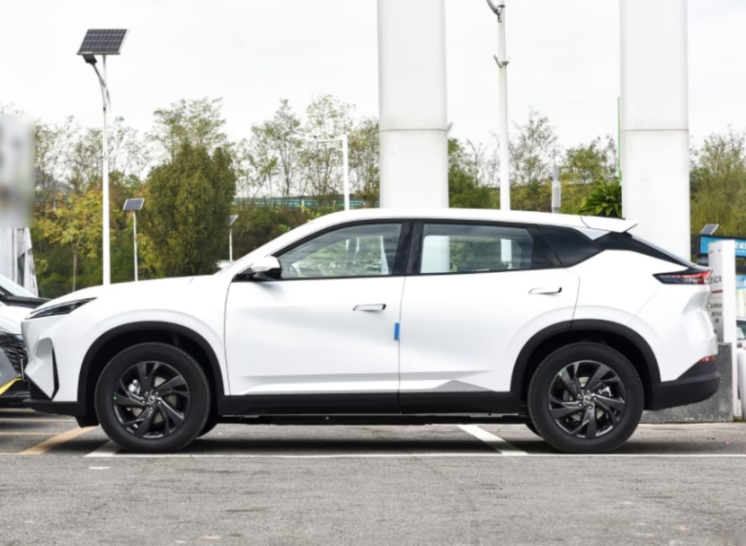 东风风神EV01精英版上市！定位大五座纯电中型SUV